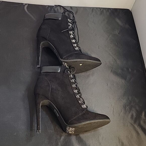 FOREVER 21 SUEDE POINTED TOE LACE UP CLOSURE HIGH HEEL STILETTOS ANKLE BOOTIES - Picture 9 of 16